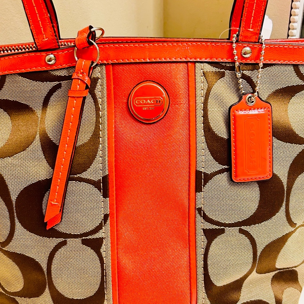 Coach Tote/ Shoulder Bag - Picture 14 of 14